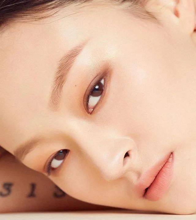 橘色|金请夏绝美回归！彩色眼影也能消肿又好看！