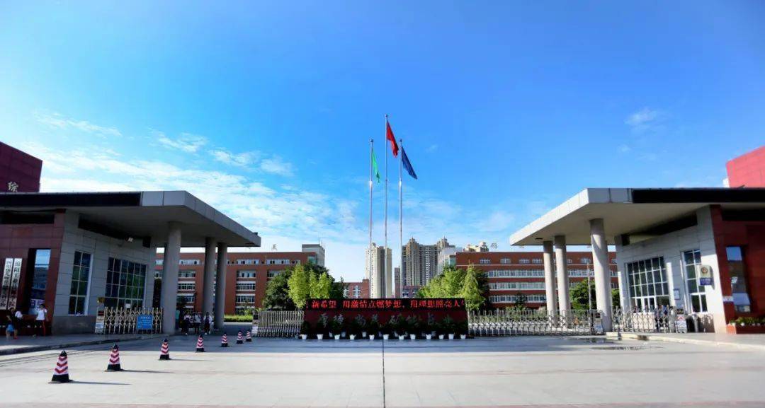 2009年3月经教育部批准在四川省江油师范学校基础上,建立西南地区第一