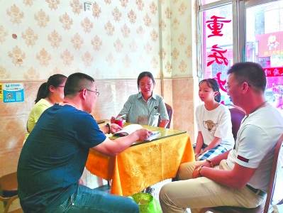 关爱|把“关爱学生”送到家中