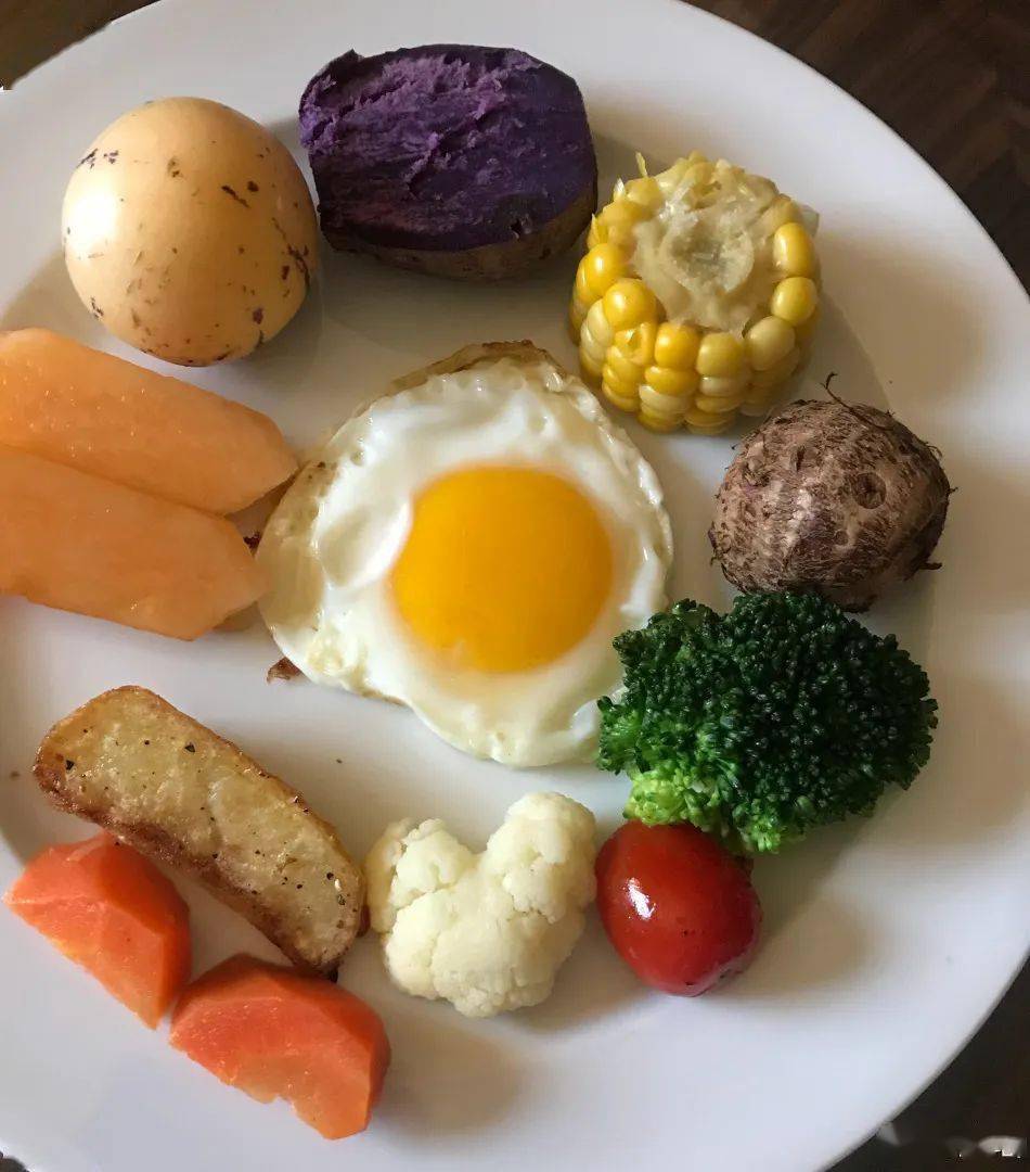 图片|贵妇圈办“品水会”？还是给皮肤好好补补水吧！