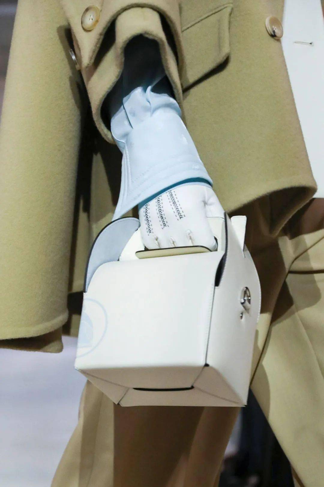 女装|2021春夏流行趋势，8大女装细节，你不可不知！