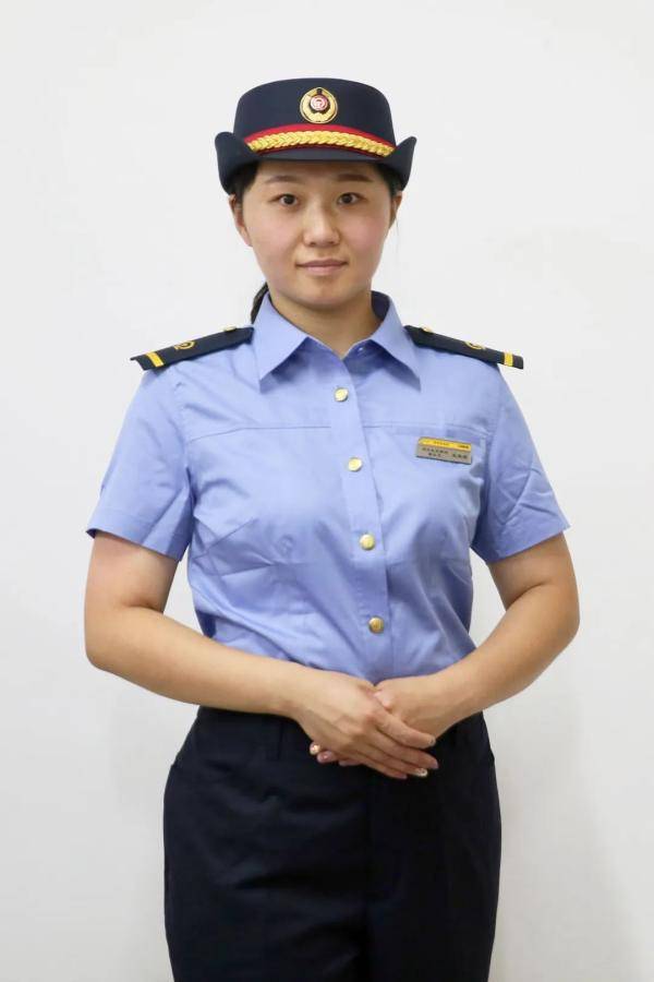 通信员|又美又飒！看“兵姐姐”变装