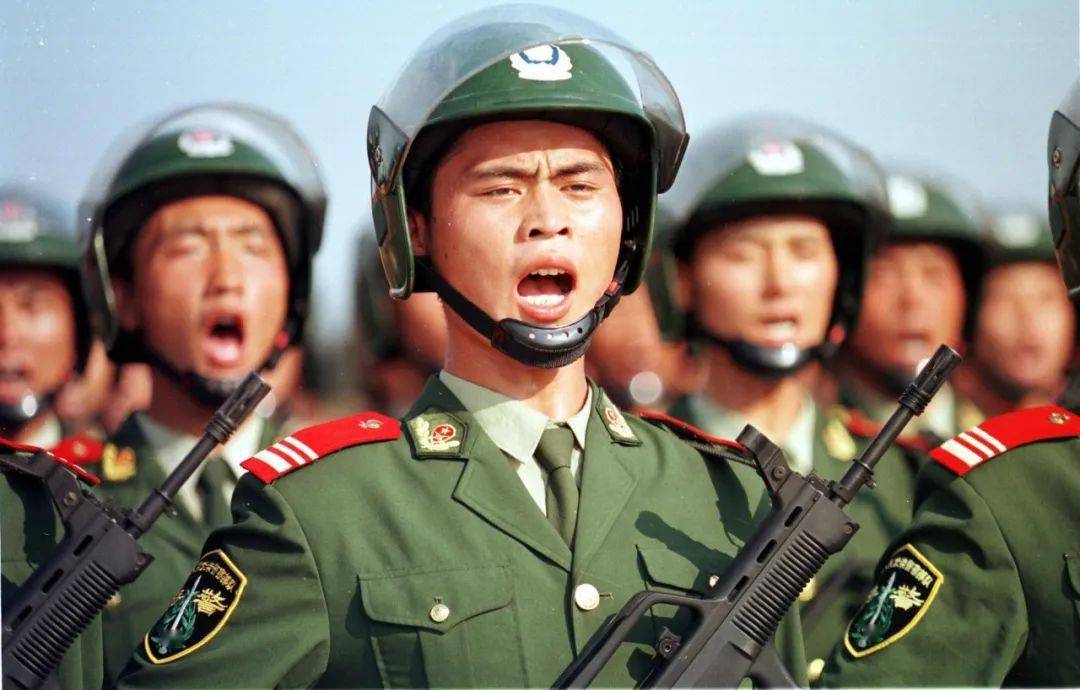 1999年10月,国庆五十周年阅兵仪式,中国武警方阵.