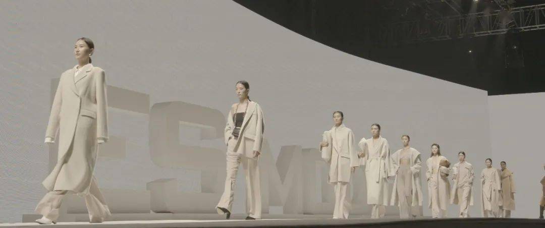 流转|ES MODISH 品牌专场秀 | 一手 · SUN IN SKY国际时尚周(暨SUN IN SKY第七届发布周)