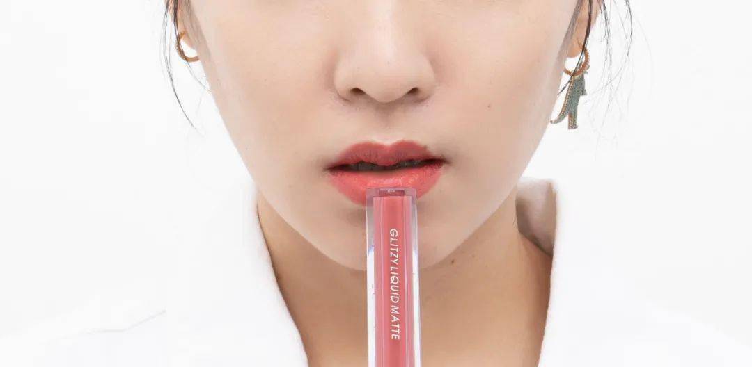 犯规|美到犯规的唇釉,8 支只要 300 多块