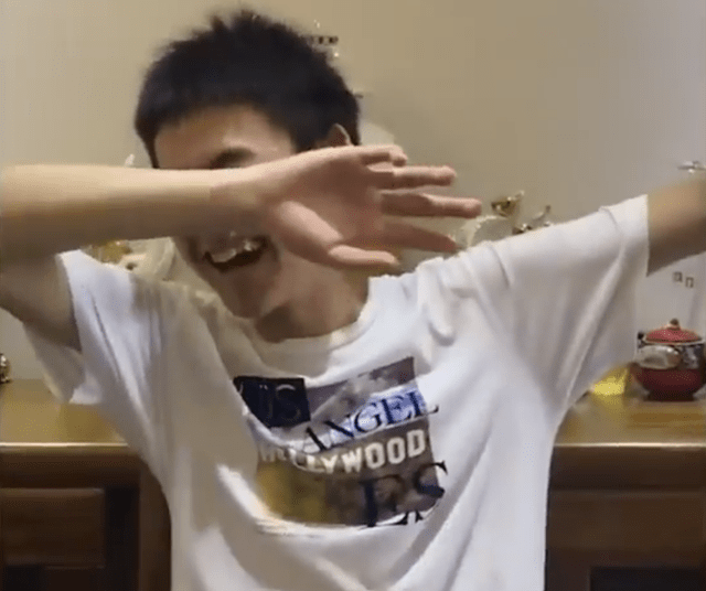 高考|他们的反应太真实了......嗷嗷哭！先大笑后大哭！查到分数瞬间