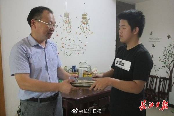 笔记|他凭一手好笔记逆袭成“高分屏蔽”生，老师都想收藏的“秘籍”长这样