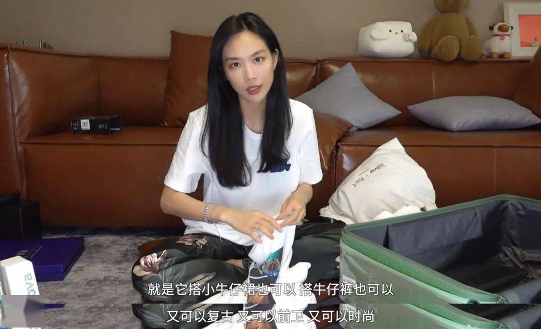 牛仔裤|打败万茜、宁静的王霏霏竟然是个ZARA女孩，想get她的49元同款T！