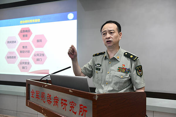 毛青|“我们不需要这样的高光时刻”