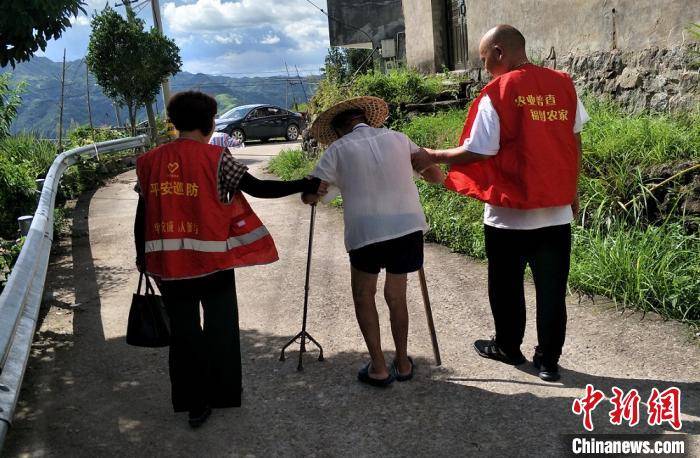 登陆|浙江迎“黑格比”登陆倒计时：渔船归港 作物抢收