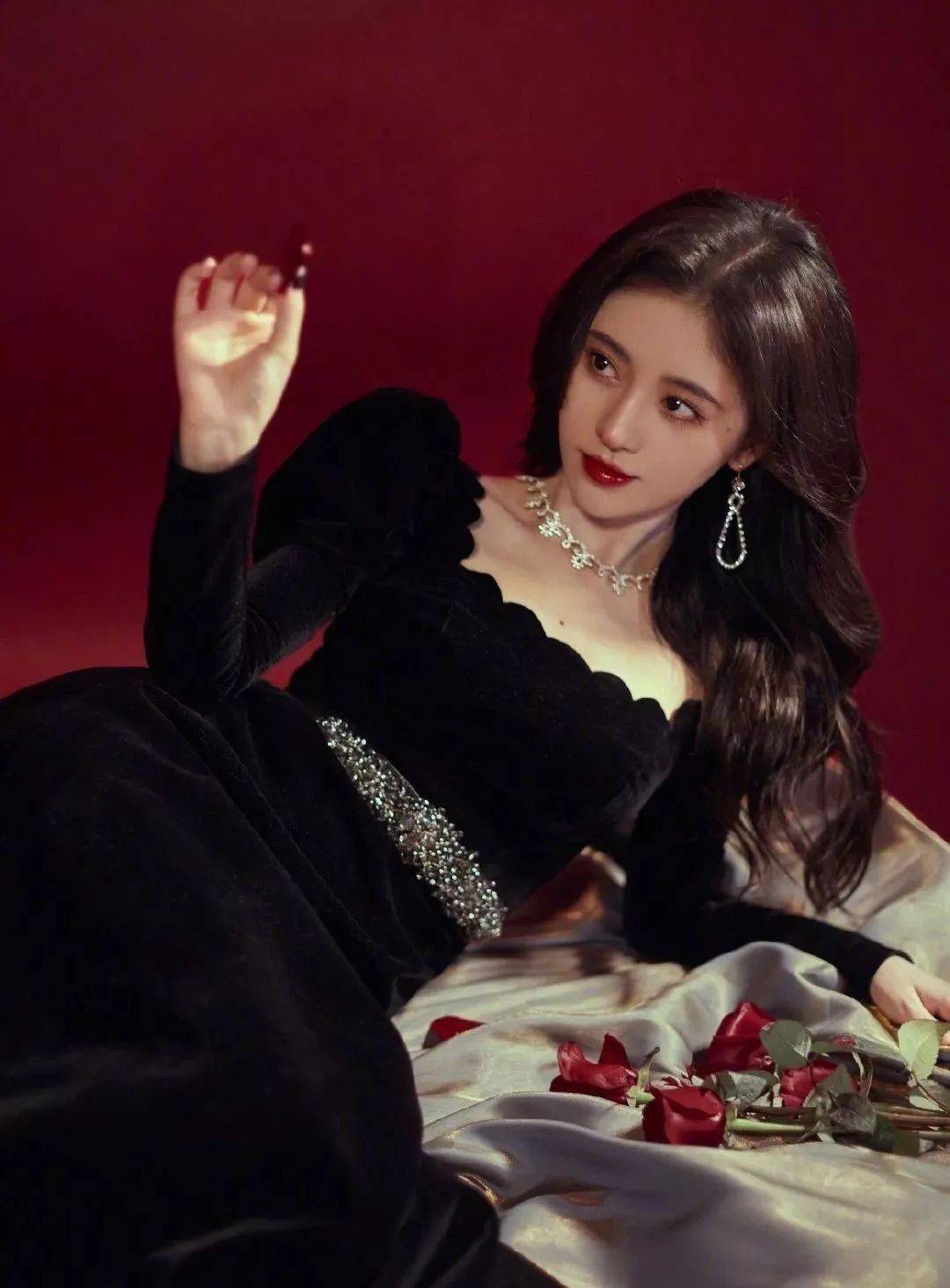 面料|曾住在热搜上的《浪姐》，终于是糊了？