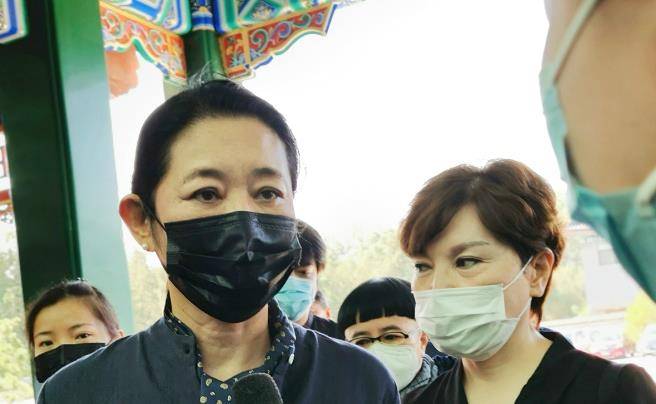 倪萍|沈力遗体告别仪式八宝山举行，倪萍、李瑞英、白岩松等送别