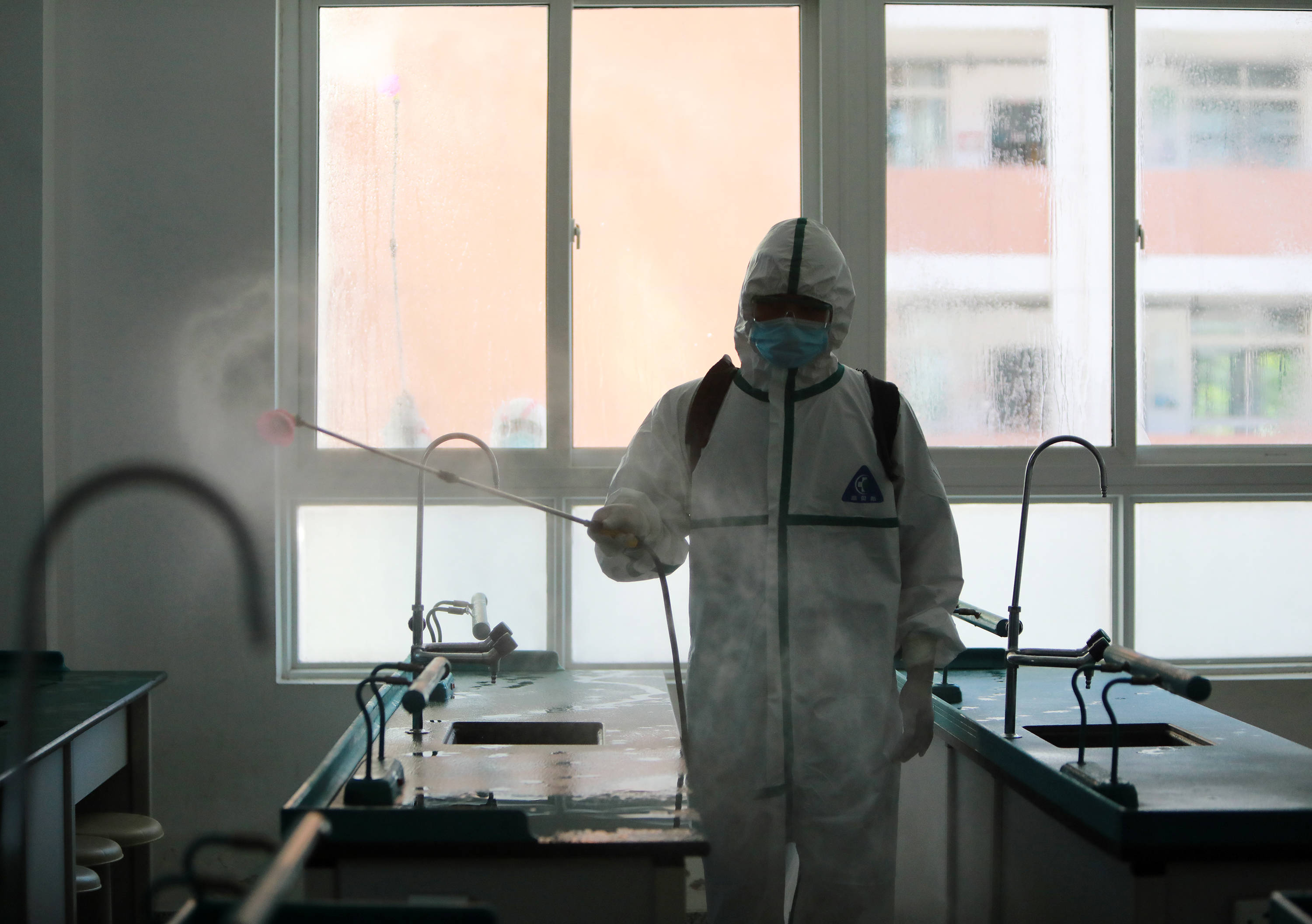 区域|武汉：校园消杀迎复学