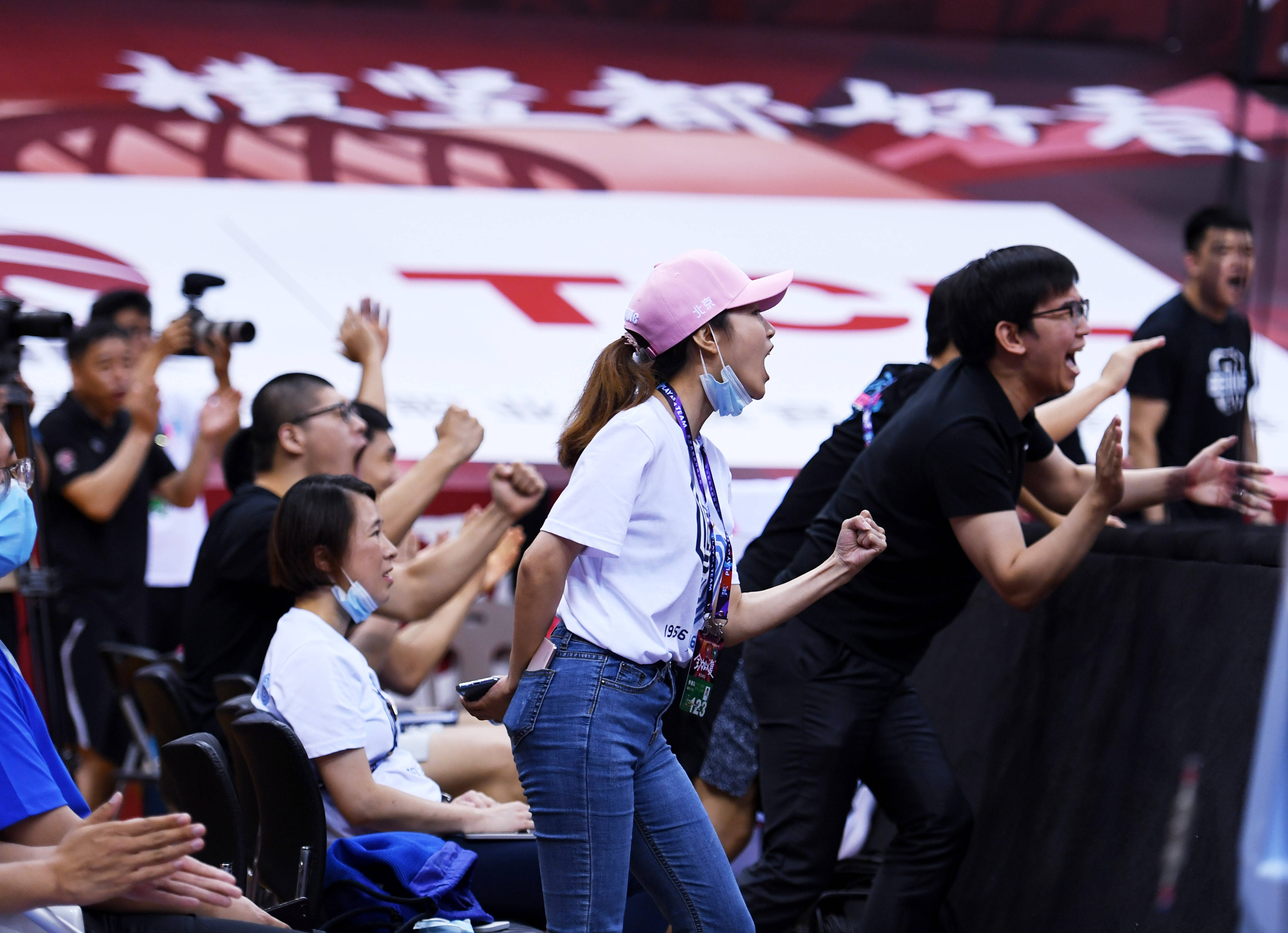 东莞|篮球——CBA半决赛：北京首钢不敌广东东莞银行