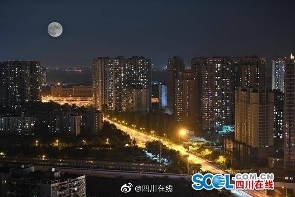月亮|超大超高清的超级月亮来了！亿像素带你看！