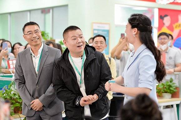 直播|明星直播除了带货还能干什么，海信打了个样