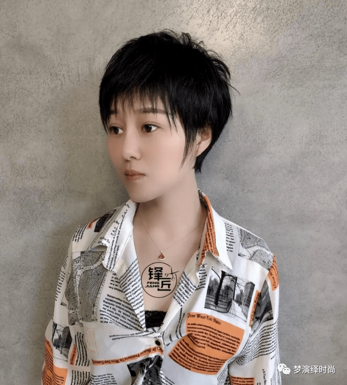 太阳成集团tyc|
2020盛行“5星好评”短发(图12)