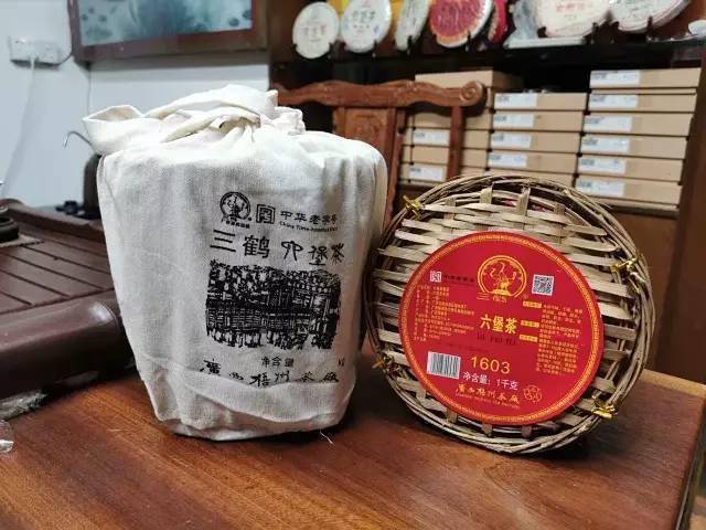 PG电子游戏官网_
梧州茶厂2016年三鹤六堡茶1603工艺箩装1Kg(图1)