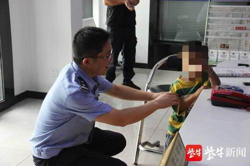 孩子|三岁男孩迷路后“找警察叔叔！” 父母“正确”教导助他顺利回家