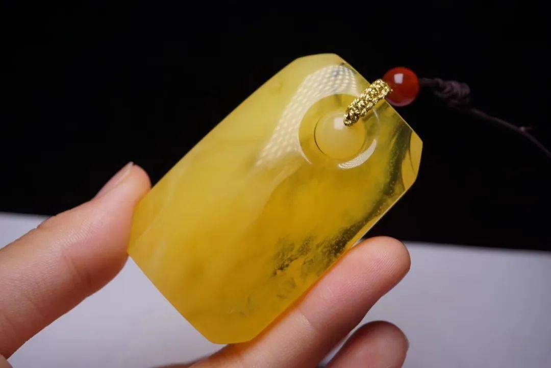 货源|呵呵你那也叫琥珀蜜蜡一手货源，15块克价的蜜蜡原石见过没？