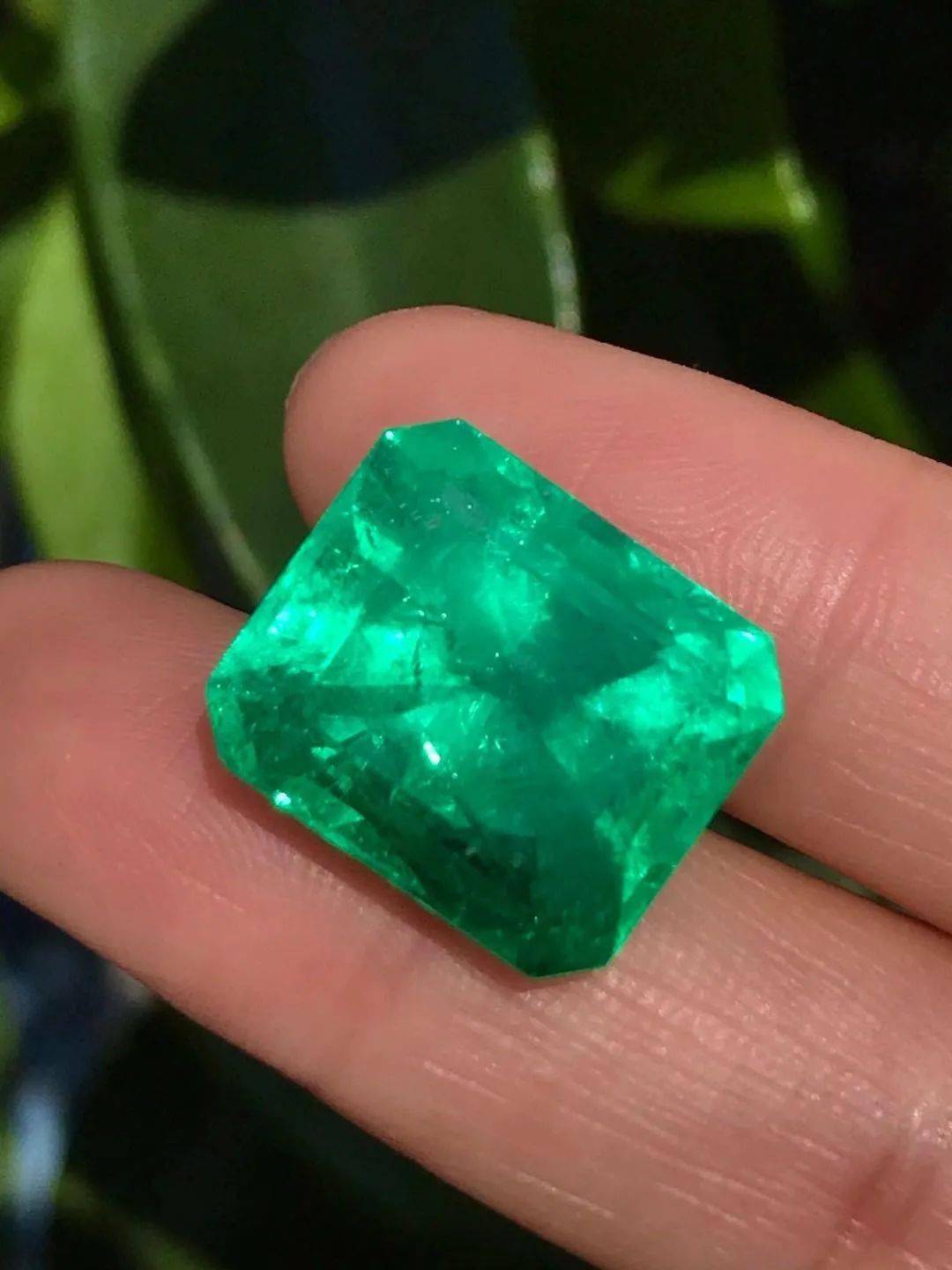 子和|布达拉宫用了多少吨金子和珠宝用来装饰呢？说出来你都不敢相信