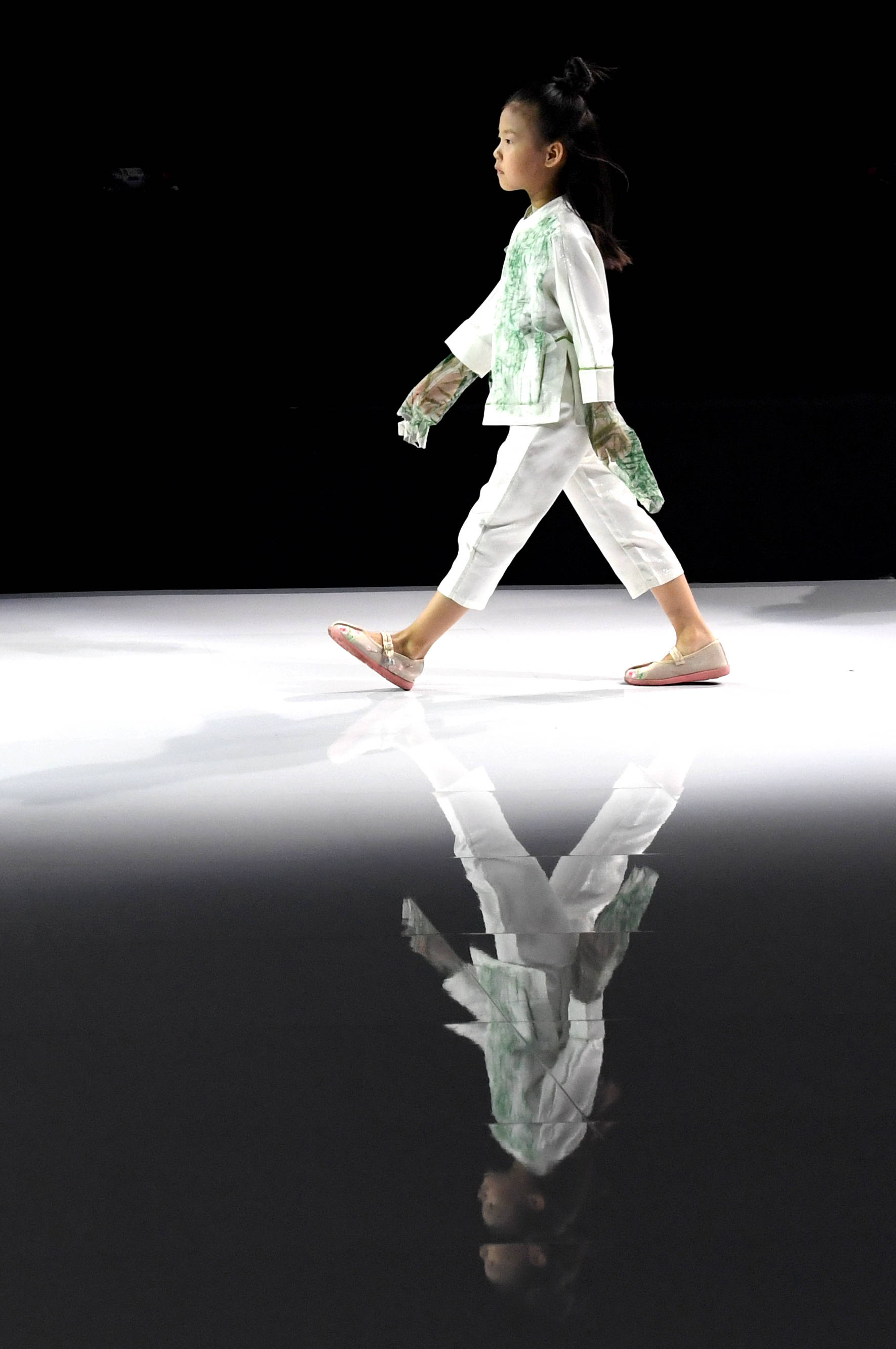 时装周|河南新密：T台秀童装