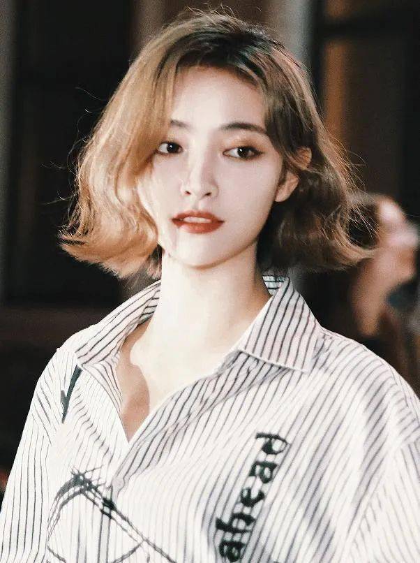 漫画|那些剪了漫画刘海的女星，都怎样了...