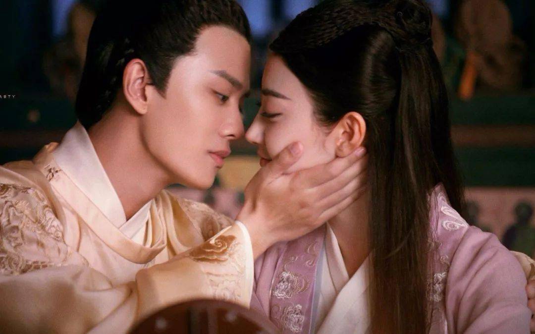 桃仔|整容黑历史都自曝了,景甜真是个狠人啊!