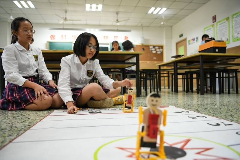 胡馨知|玩转科技模型，“智享”暑期生活