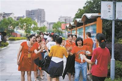 疫情|疫情下，这一届考生真不容易——他们走过了特别的高三历程