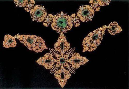 颜色|晒黑了怎么办？想要快速变白,这么戴珠宝就对了!