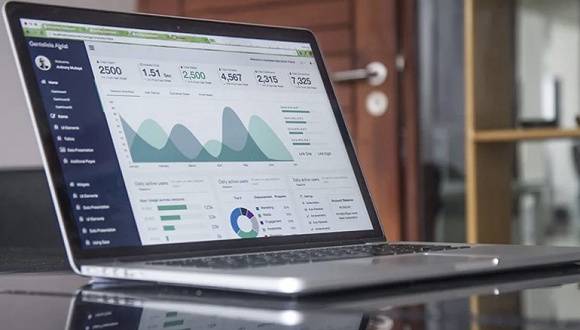 同比增长|快看｜有赞上半年服务商家GMV同比增长110%，亏损同比收窄