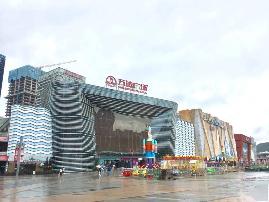 广州增城万达广场总建筑面积近40万㎡,涵盖了大型商业中心,购物中心