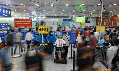 澳门|珠海恢复赴澳自由行首日 拱北口岸通关畅顺