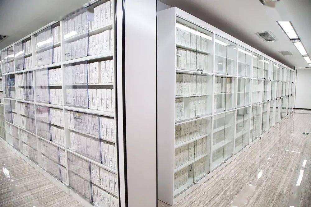 龅牙|广州95后女生从小龅牙，嘴巴都快闭不上！朋友却劝她不要矫牙，一年后......