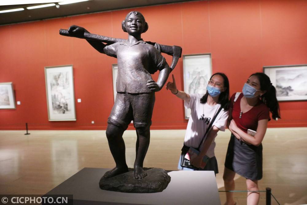 中国美术馆|以美扶智——中国美术馆脱贫攻坚美术作品展在京开展