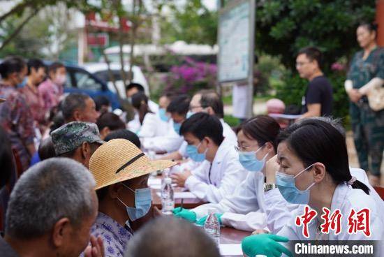 临床|上海医学博士西南贫困地区义诊、带教被称“行走在大山深处的白衣天使”