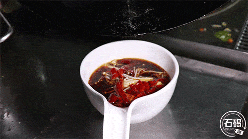 红遍天|我走进石碣这家烧烤店,老板竟做出这种举动...凌晨2点