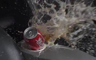 爆炸|赶紧扔掉！这7样东西放在车里就是定时炸弹！