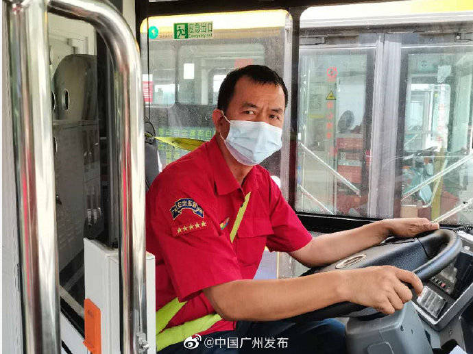 白云区医院|仅用8分钟！公交车变身“救护车”将晕厥乘客紧急送医