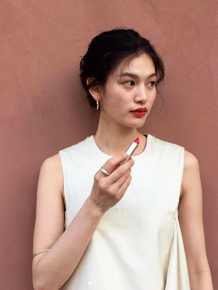 �Ŵ��У�����zhui���õ�ƽ�۲�ױ�ϼ�����˾���������