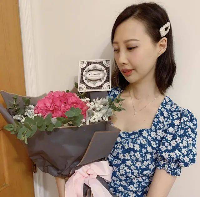 加油！30岁香港歌手抗癌8年，癌细胞已扩散全身