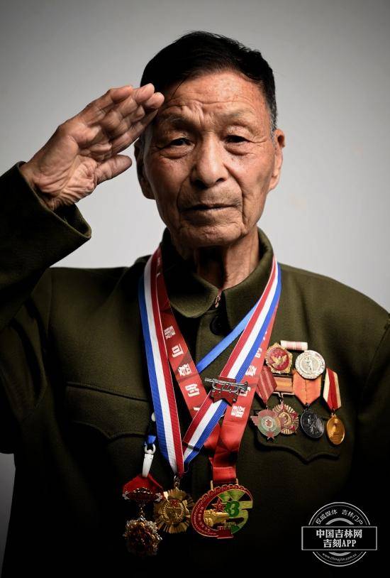 战场|致敬老兵刘德厚：战场上只有一个念头，为了新中国的胜利，向前冲！