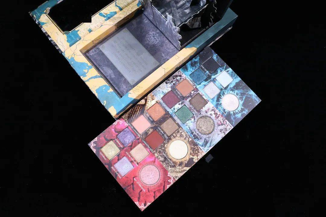 美人|彩妆博主人手一盘的UD眼影，究竟是真好用还是纯跟风？！