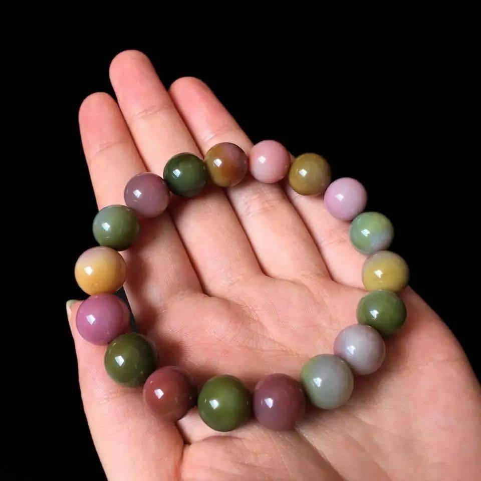 玛瑙|杨杨：5大“美人玉”，价格低哭了！却颜值不输翡翠，质感媲美羊脂！