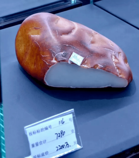 天价|2210万成交！这块天价籽料，火了！