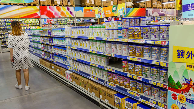 影响|半年报奶粉企业增长分化，新国标影响或不亚于配方注册制