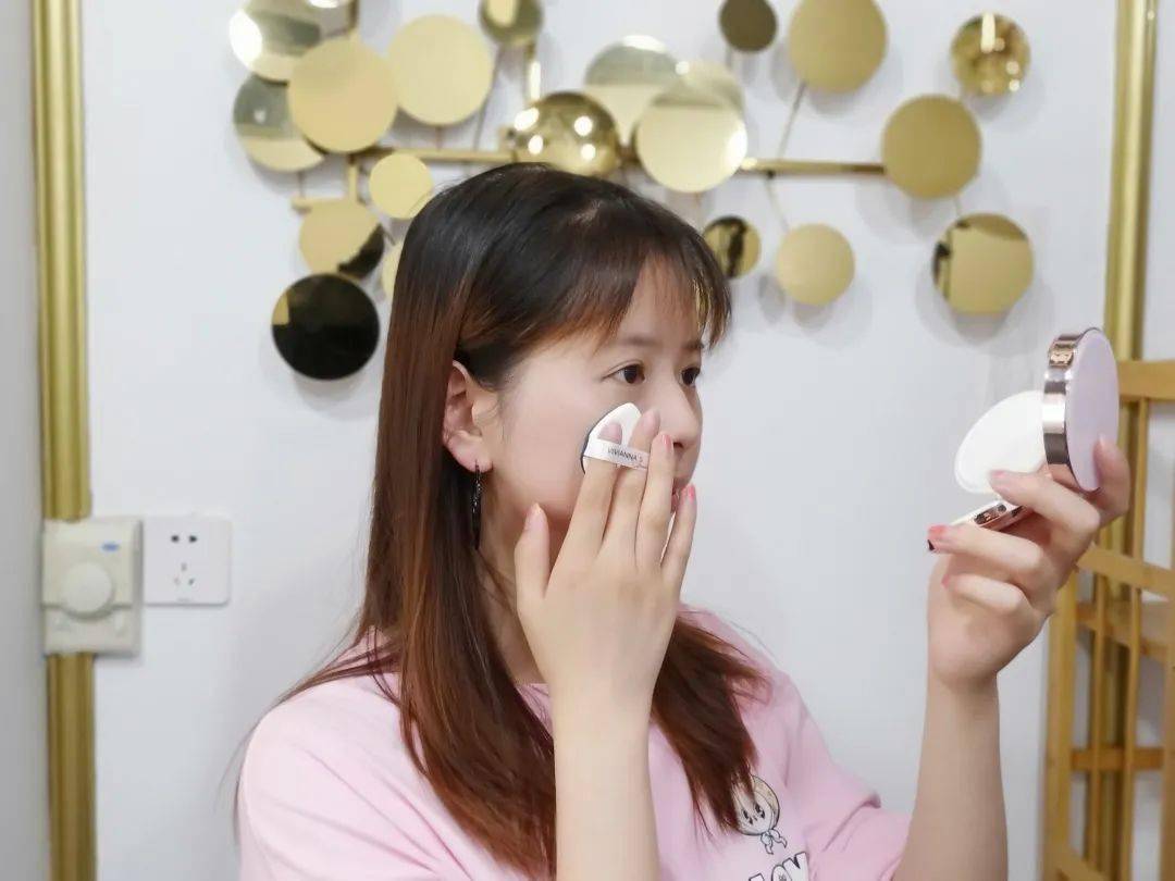 化妆品又出新科技！抗糖还防晒的美白小能手，轻松化出张慧雯的“初恋脸”！