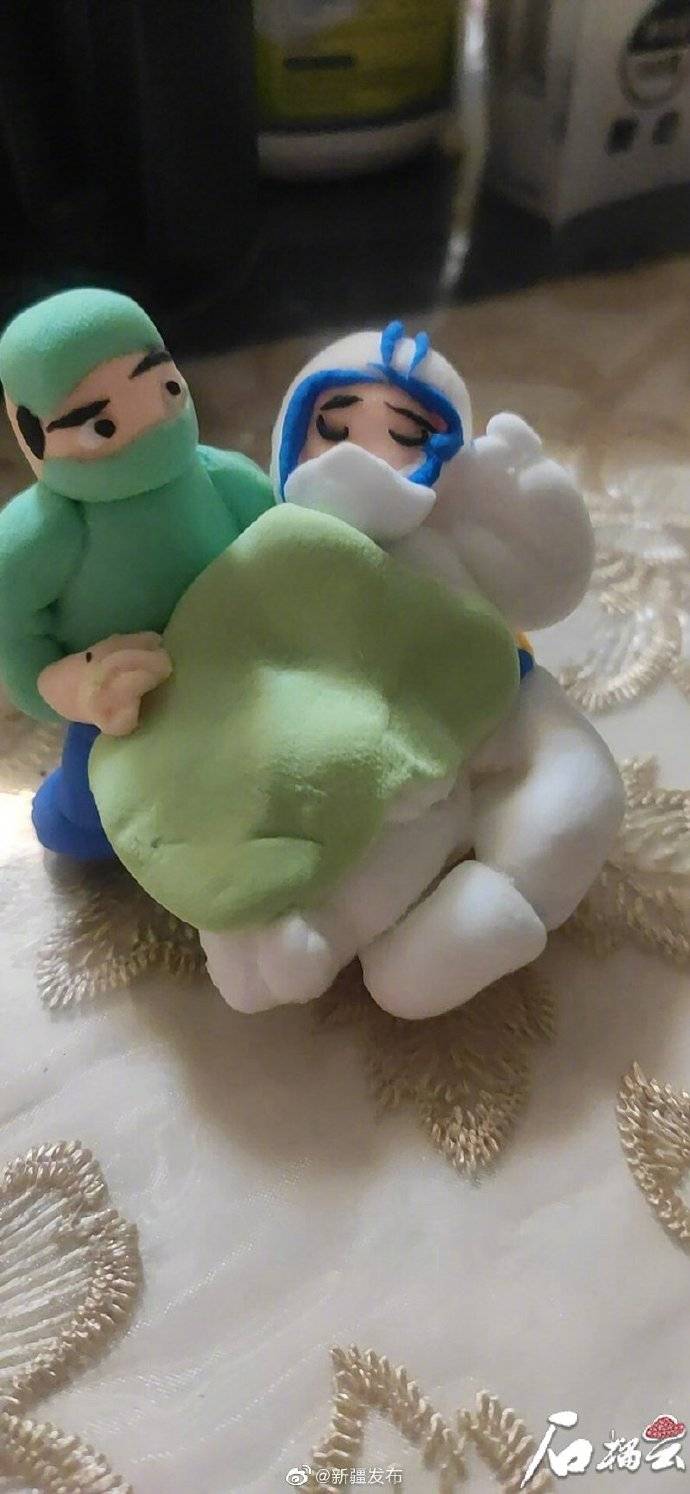 泥塑|惟妙惟肖！新疆10岁男孩捏泥塑 再现抗疫暖心场景