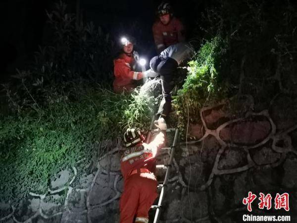 管理厅|四川汉源山体滑坡：目前已救出4人 仍有5人失联